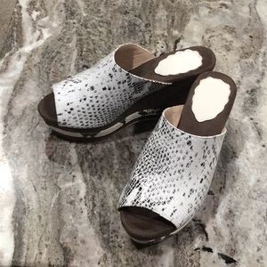 Wedges - brown and off white-peep toe